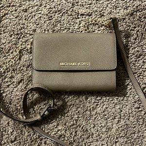 Michael kors cross body